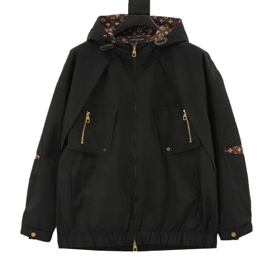🅿️570 Louis Vuitton/Louis Vuitton presbyopia all-over printed splicing windbreaker zipper jacket. Purchase the original version and have it printed immediately. The fabric is made of custom densely spun technical fabric that is light and thin, and the upper body is silky and breathable. Infrared positioning cutting, workwear-style windbreaker design, the upper body is invincible and versatile. All details are customized and developed, and all hardware and accessories are restored to ZP. Size：XS-L